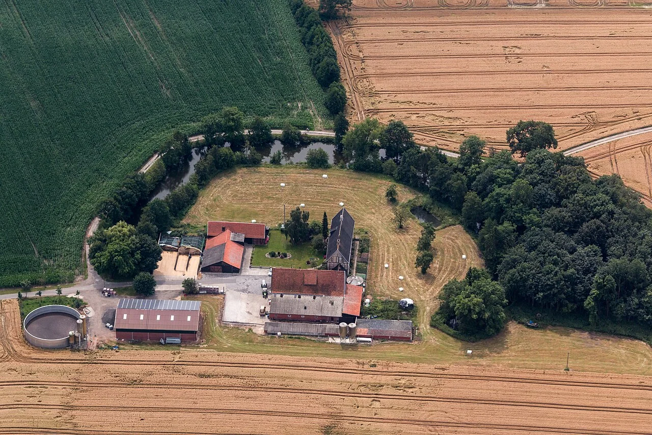 Unternehmerisches Gespräch in einem landwirtschaftsnahen Betrieb